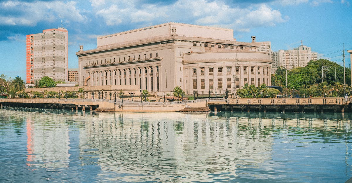 How to navigate Philippines's tax system as an expat