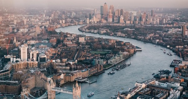 How to Move to the UK in 2026: Visas, Costs & Points System